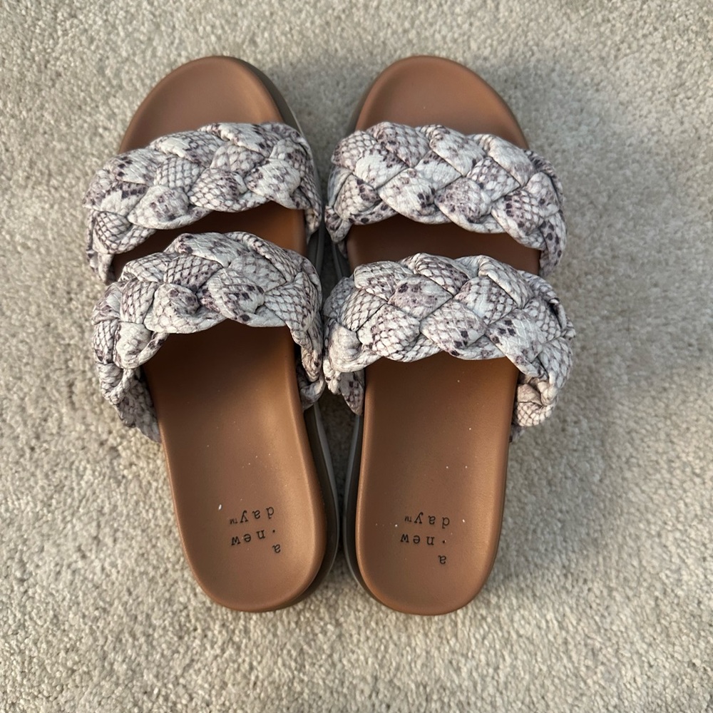 Target platform sandals